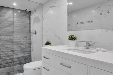 Condominio en venta en Miami Beach, Florida, 2 dormitorios, 122.63 m2 № 1867260 - foto 27
