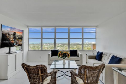 Condominio en venta en Miami Beach, Florida, 2 dormitorios, 122.63 m2 № 1867260 - foto 8