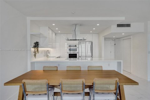 Condominio en venta en Miami Beach, Florida, 2 dormitorios, 122.63 m2 № 1867260 - foto 13
