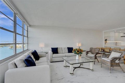 Condominio en venta en Miami Beach, Florida, 2 dormitorios, 122.63 m2 № 1867260 - foto 10