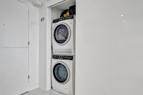 Condominio en venta en Miami Beach, Florida, 2 dormitorios, 122.63 m2 № 1867260 - foto 24