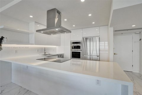 Condominio en venta en Miami Beach, Florida, 2 dormitorios, 122.63 m2 № 1867260 - foto 18