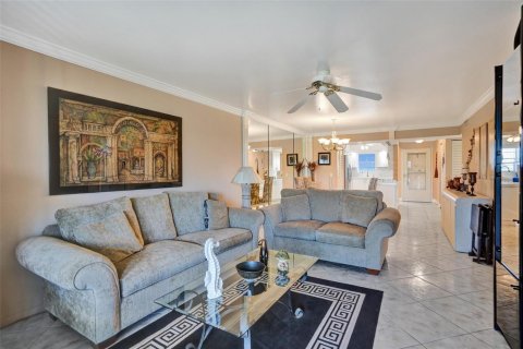 Condo in Lauderhill, Florida, 2 bedrooms  № 2182831 - photo 16