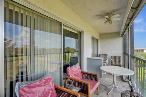 Condo in Lauderhill, Florida, 2 bedrooms  № 2182831 - photo 27