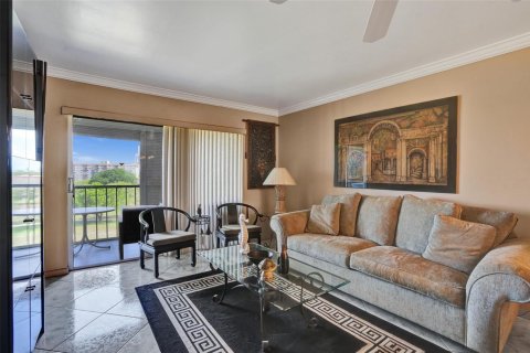Condo in Lauderhill, Florida, 2 bedrooms  № 2182831 - photo 15