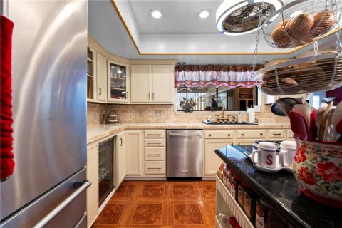 Villa ou maison à vendre à Weeki Wachee, Floride: 4 chambres, 251.21 m2 № 1718698 - photo 22