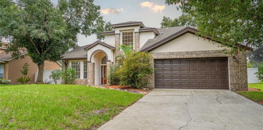 Villa ou maison à Oviedo, Floride 4 chambres, 199.83 m2 № 1906603
