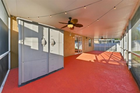 Villa ou maison à vendre à Land O' Lakes, Floride: 4 chambres, 169.55 m2 № 2416514 - photo 28