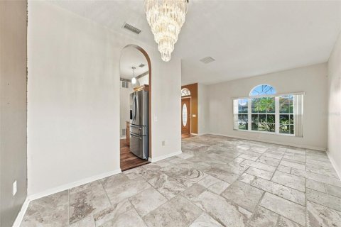 Villa ou maison à vendre à Land O' Lakes, Floride: 4 chambres, 169.55 m2 № 2416514 - photo 10