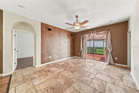 Villa ou maison à vendre à Land O' Lakes, Floride: 4 chambres, 169.55 m2 № 2416514 - photo 15