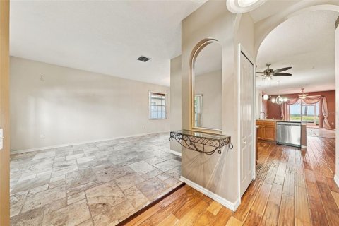 Villa ou maison à vendre à Land O' Lakes, Floride: 4 chambres, 169.55 m2 № 2416514 - photo 6