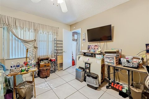 Condo in Saint Petersburg, Florida, 2 bedrooms  № 2218442 - photo 23