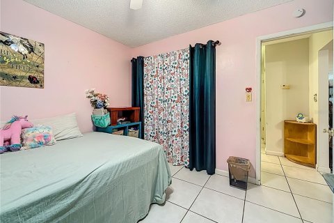 Condo in Saint Petersburg, Florida, 2 bedrooms  № 2218442 - photo 26