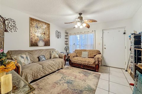 Condo in Saint Petersburg, Florida, 2 bedrooms  № 2218442 - photo 6
