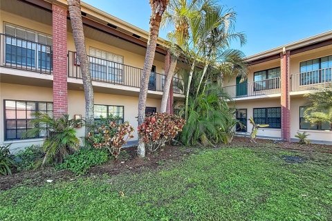 Condominio en Saint Petersburg, Florida, 2 dormitorios № 2218442