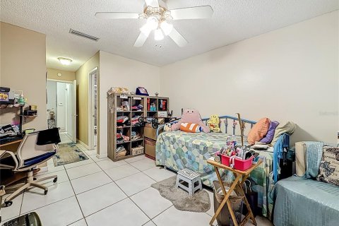 Condo in Saint Petersburg, Florida, 2 bedrooms  № 2218442 - photo 20