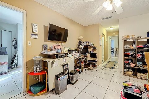 Condo in Saint Petersburg, Florida, 2 bedrooms  № 2218442 - photo 21