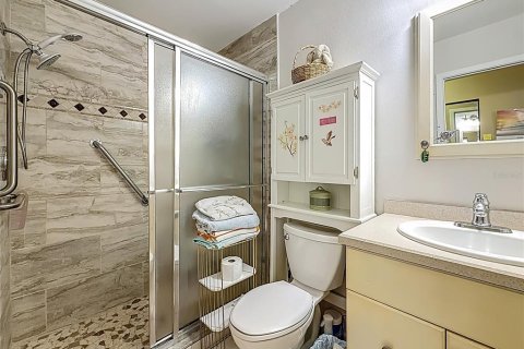 Condo in Saint Petersburg, Florida, 2 bedrooms  № 2218442 - photo 25