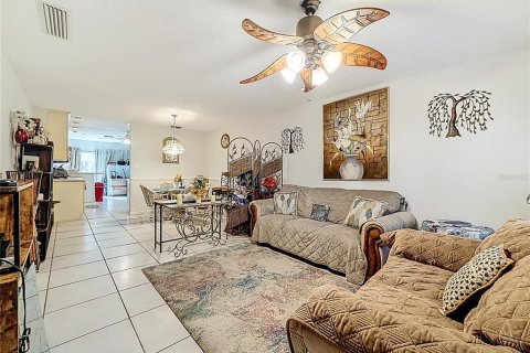 Condo in Saint Petersburg, Florida, 2 bedrooms  № 2218442 - photo 3