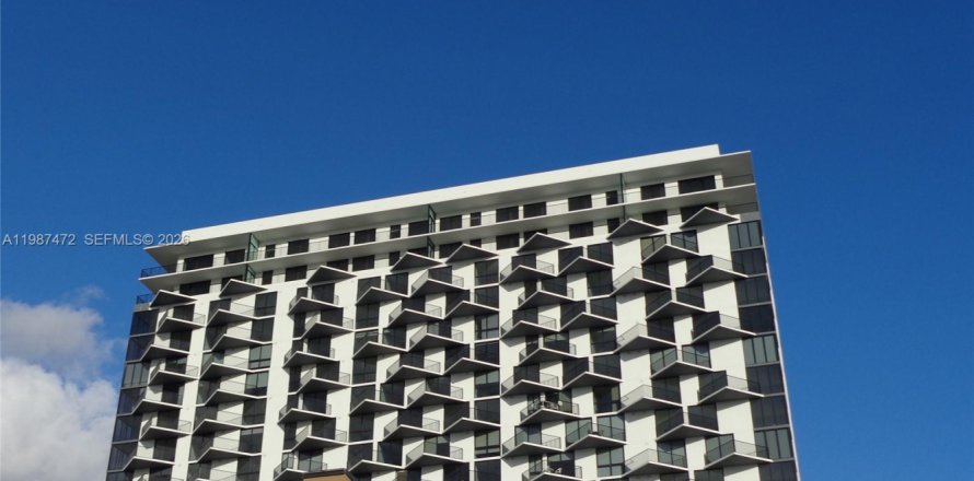 Condominio en Doral, Florida, 2 dormitorios  № 2049741