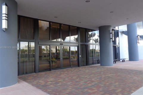 Condominio en alquiler en Doral, Florida, 2 dormitorios, 91.79 m2 № 2049741 - foto 2