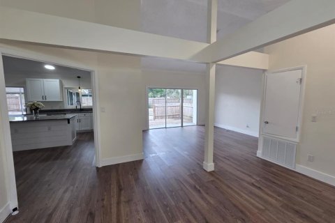 Casa en venta en Orlando, Florida, 3 dormitorios, 163.14 m2 № 2221729 - foto 15