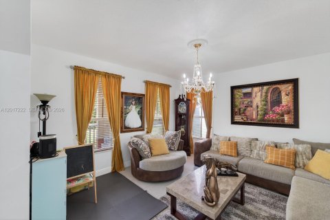 Купить виллу или дом в Майами, Флорида 5 спален, 241.36м2, № 2247534 - фото 9