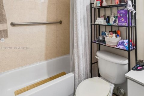 Купить виллу или дом в Майами, Флорида 5 спален, 241.36м2, № 2247534 - фото 26