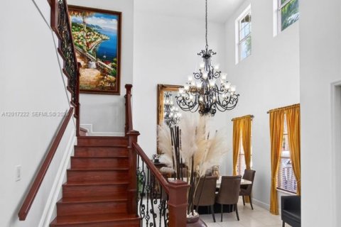Купить виллу или дом в Майами, Флорида 5 спален, 241.36м2, № 2247534 - фото 12