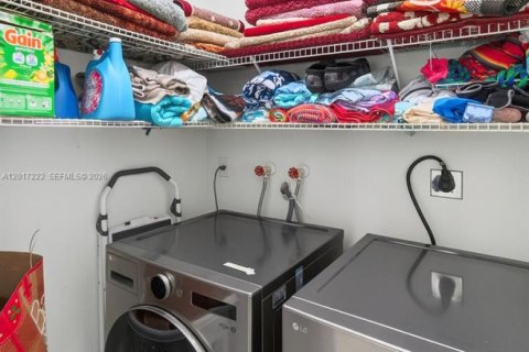 Купить виллу или дом в Майами, Флорида 5 спален, 241.36м2, № 2247534 - фото 30