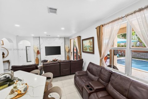 Купить виллу или дом в Майами, Флорида 5 спален, 241.36м2, № 2247534 - фото 23