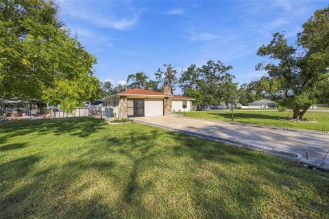 House in Spring Hill, Florida 3 bedrooms, 130.25 sq.m. № 2390956 - photo 2