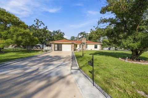 House in Spring Hill, Florida 3 bedrooms, 130.25 sq.m. № 2390956 - photo 7