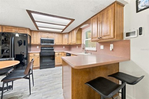 House in Spring Hill, Florida 3 bedrooms, 130.25 sq.m. № 2390956 - photo 9