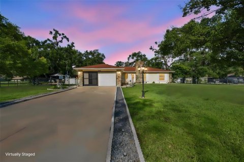 House in Spring Hill, Florida 3 bedrooms, 130.25 sq.m. № 2390956 - photo 3