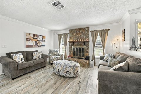 House in Spring Hill, Florida 3 bedrooms, 130.25 sq.m. № 2390956 - photo 5