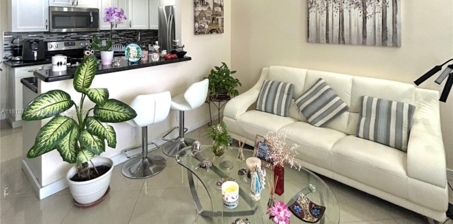 Condo in Pompano Beach, Florida, 1 bedroom  № 1762684