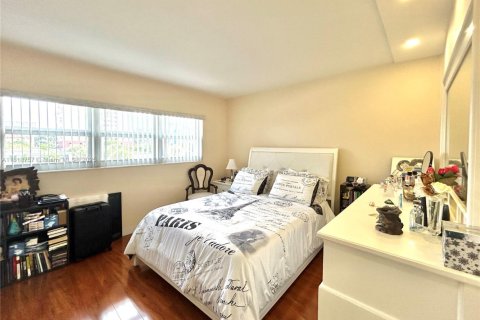 Condo in Pompano Beach, Florida, 1 bedroom  № 1762684 - photo 10