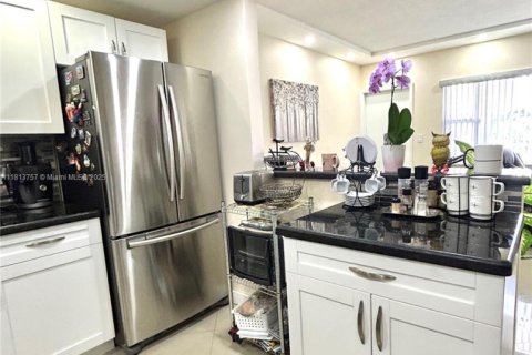 Condo in Pompano Beach, Florida, 1 bedroom  № 1762684 - photo 5