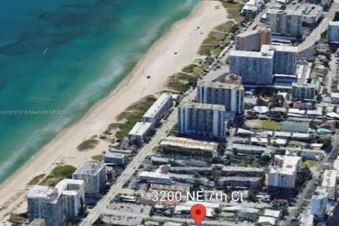 Condo in Pompano Beach, Florida, 1 bedroom  № 1762684 - photo 28
