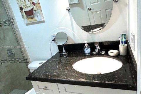 Condo in Pompano Beach, Florida, 1 bedroom  № 1762684 - photo 8