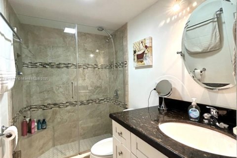 Condo in Pompano Beach, Florida, 1 bedroom  № 1762684 - photo 7
