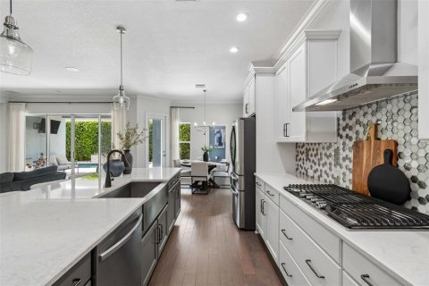 House in Land O' Lakes, Florida 4 bedrooms, 341.97 sq.m. № 2150342 - photo 23