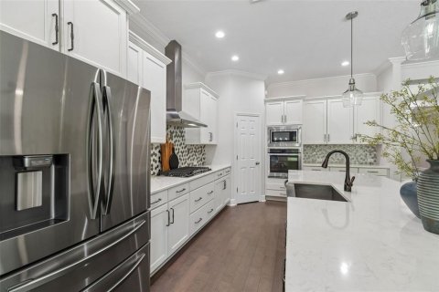 House in Land O' Lakes, Florida 4 bedrooms, 341.97 sq.m. № 2150342 - photo 26