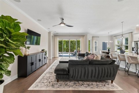 House in Land O' Lakes, Florida 4 bedrooms, 341.97 sq.m. № 2150342 - photo 13