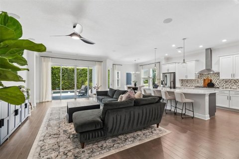 House in Land O' Lakes, Florida 4 bedrooms, 341.97 sq.m. № 2150342 - photo 14