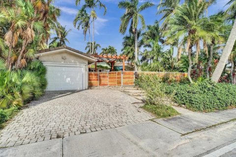 Casa en alquiler en Hollywood, Florida, 3 dormitorios, 143.91 m2 № 1151908 - foto 1