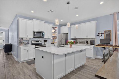 House in Sanford, Florida 4 bedrooms, 209.49 sq.m. № 2222726 - photo 7