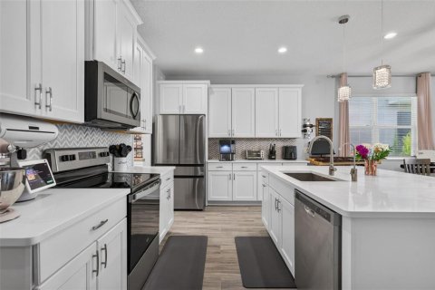 House in Sanford, Florida 4 bedrooms, 209.49 sq.m. № 2222726 - photo 9