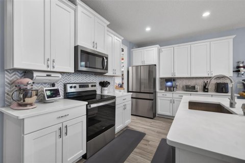 House in Sanford, Florida 4 bedrooms, 209.49 sq.m. № 2222726 - photo 10